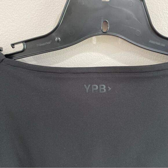 Abercrombie & Fitch YPB Sculptlux Long Sleeve Slim Squareneck Top in Black - Picture 6 of 7